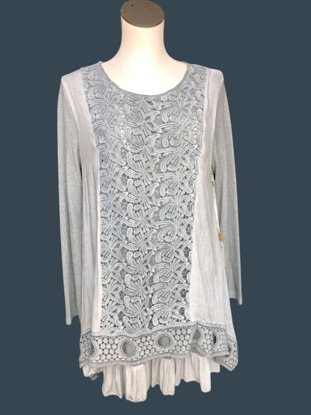 Fashion Concepts Tunic Womens M Grey Lace Top Crochet Hem Long Sleeves New